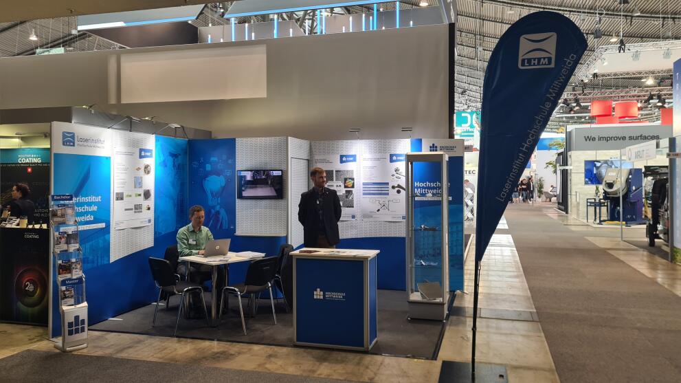 Blick auf einen Messestand
