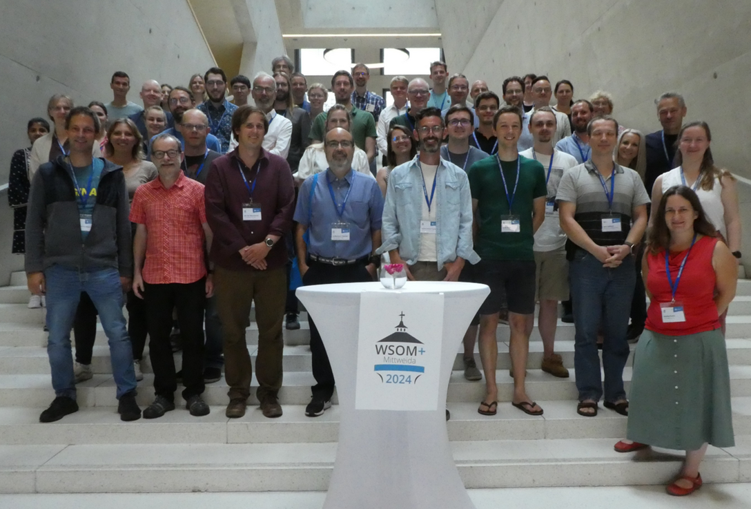 Gruppenbild auf einer Treppe