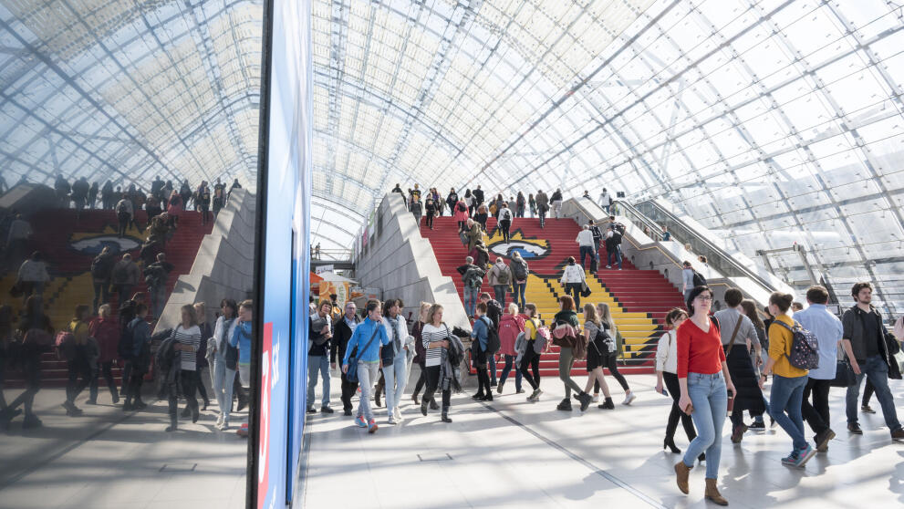 Blick in die Eingangshalle der Leipziger Buchmesse